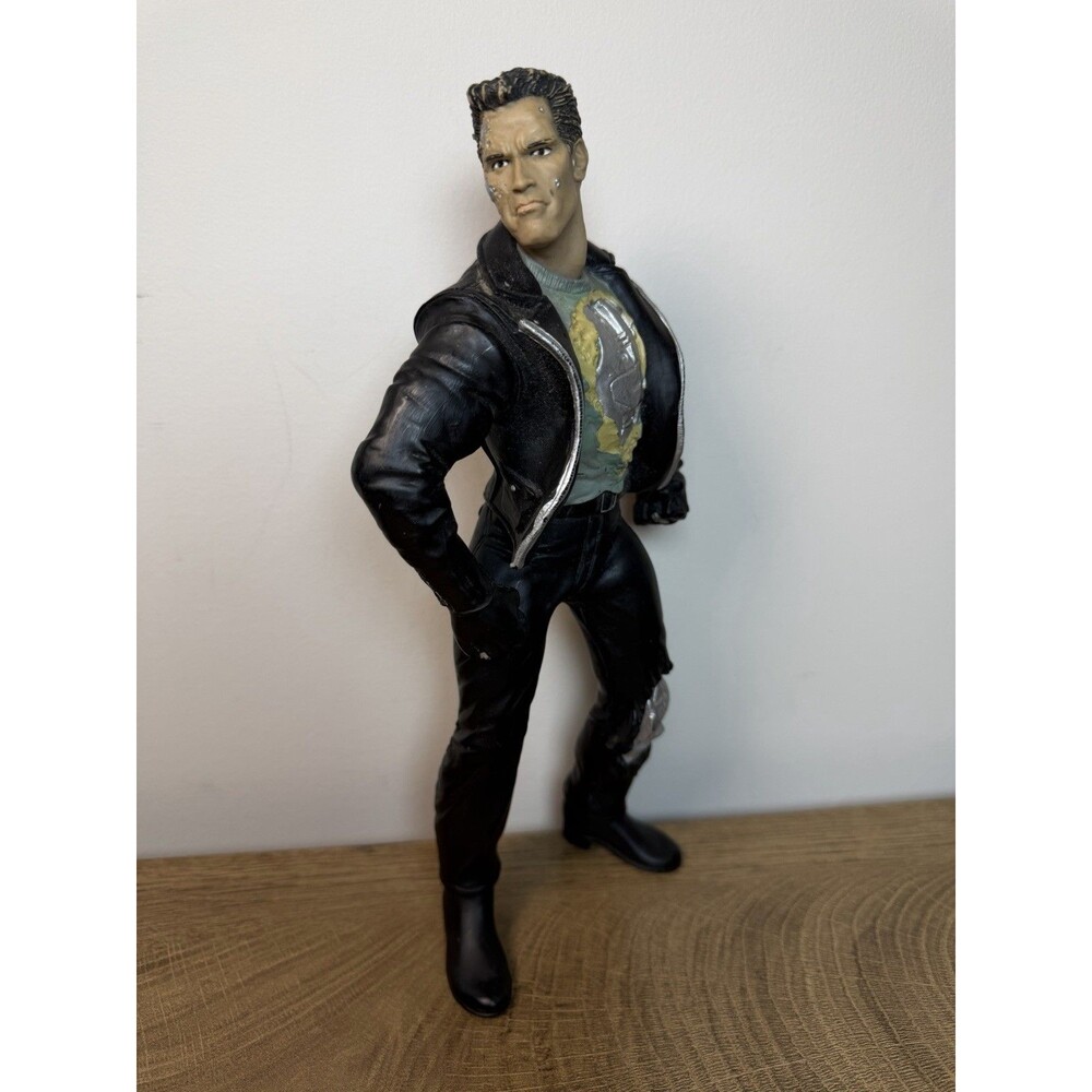 Vintage 1992 Terminator 2 T-800 11” Action Figure Classic Plastics Carolco